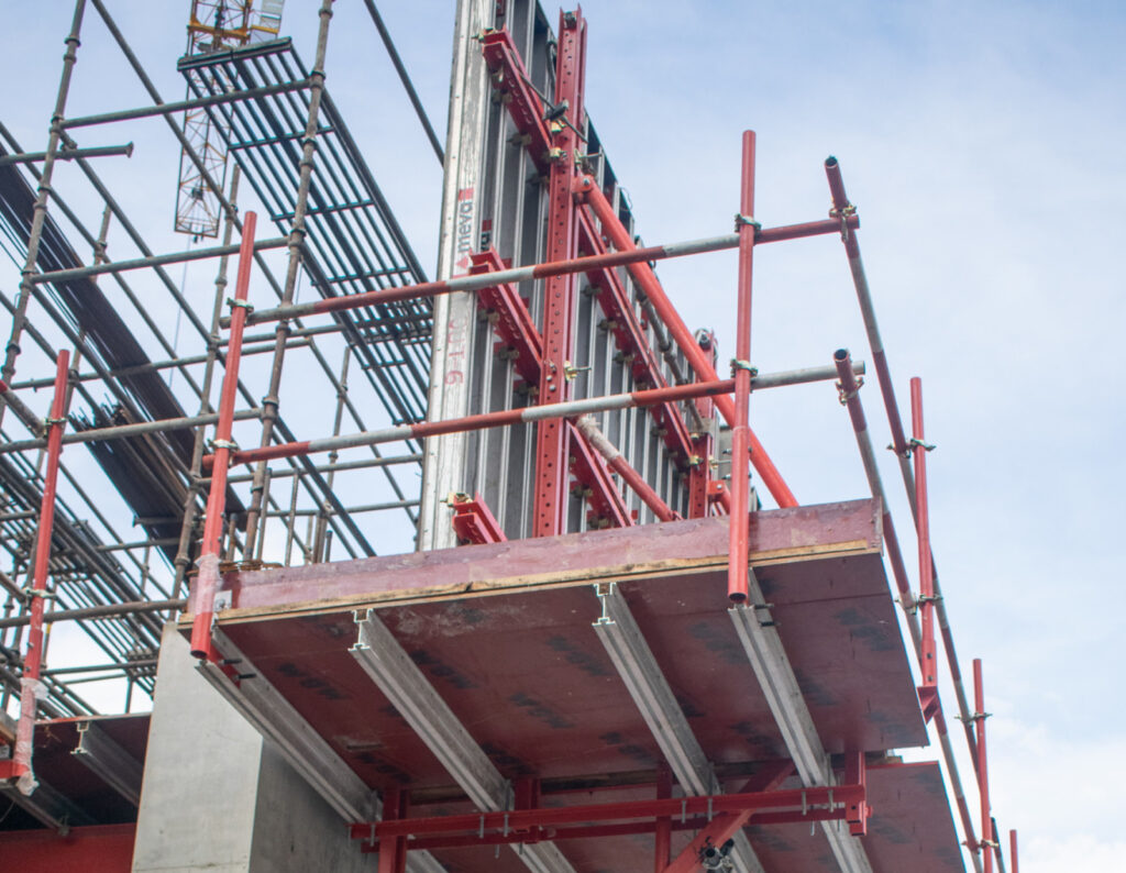 استفاده از دستگاه کلایمر برای ایمنی در برابر سقوط